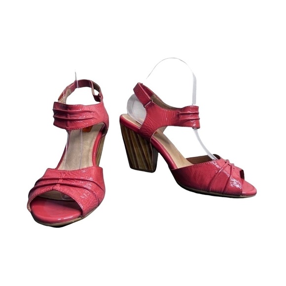 Size 9 Miz Mooz Pinky Peach Chunky Heel Sandals - Picture 1 of 10
